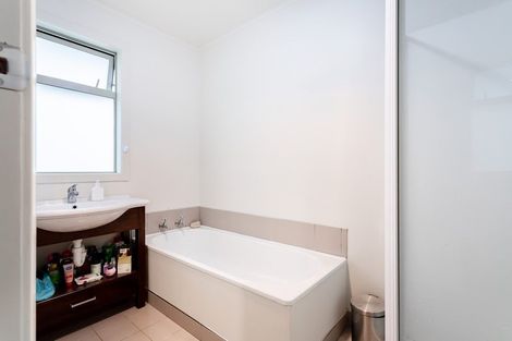 Photo of property in 4 Ponderosa Grove, Maoribank, Upper Hutt, 5018