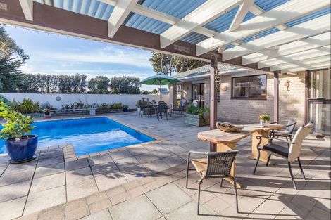 Photo of property in 7 Rangitane Grove, Waitarere Beach, Levin, 5510