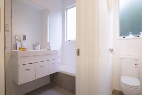 Photo of property in 1/42 Holland Road, Hillcrest, Auckland, 0627