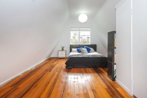 Photo of property in 120 Park Hill Road, Birkenhead, Auckland, 0626