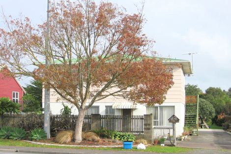 Photo of property in 63 Red Beach Road, Red Beach, 0932