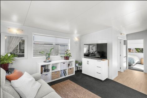 Photo of property in 6 Kedge Drive, Mangawhai, 0505