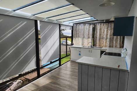 Photo of property in 1274 Whangaparaoa Road, Army Bay, Whangaparaoa, 0930