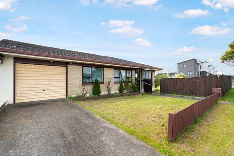 Photo of property in 1/1 Wattle Street, New Lynn, Auckland, 0600