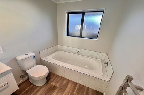 Photo of property in 76 Broadway Parade, Rolleston, 7615