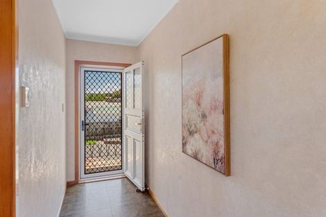 Photo of property in 10 Walton Road, Paraparaumu Beach, Paraparaumu, 5032