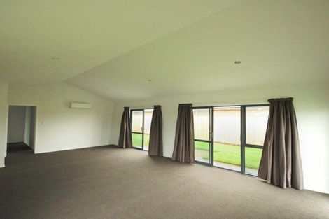 Photo of property in 95 Shillingford Boulevard, Rolleston, 7615