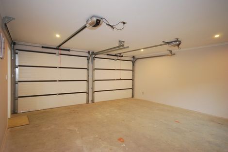 Photo of property in 8 Whekau Drive, Takanini, 2112