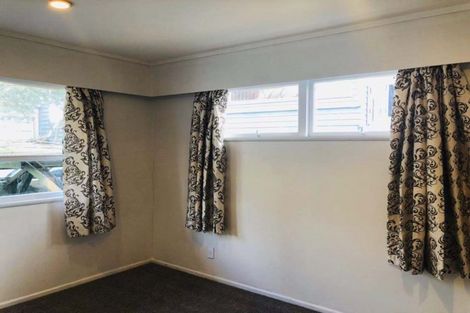 Photo of property in 8 Cheryl Place, Hillcrest, Auckland, 0627