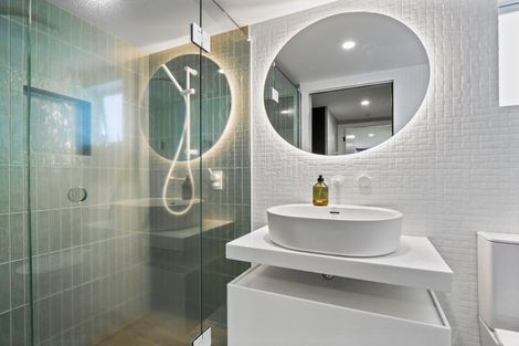 Photo of property in 96 Marine Parade, Mount Maunganui, 3116