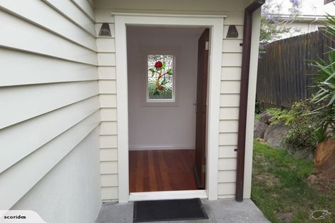 Photo of property in 2/128 Aberdeen Road, Campbells Bay, Auckland, 0620