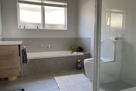 Photo of property in 16 Empire Crescent, Papamoa, 3118