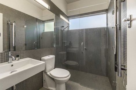 Photo of property in 36 Harbour View Road, Point Chevalier, Auckland, 1022