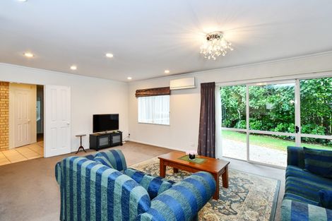 Photo of property in 15 Len Garlick Place, Pahurehure, Papakura, 2113