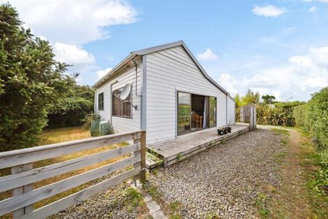 Photo of property in 21 Falstaff Street, Stratford, 4332