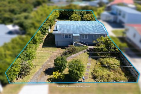 Photo of property in 64 Sylvan Crescent, Te Atatu South, Auckland, 0610