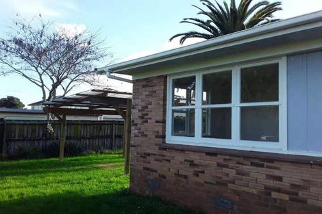 Photo of property in 57 Kayes Road, Pukekohe, 2120