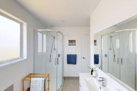 Photo of property in 32 Oxford Street, Whakapirau, Maungaturoto, 0583