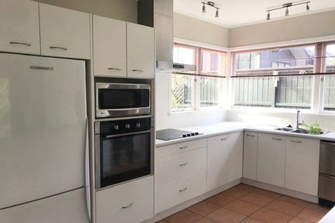 Photo of property in 2 Mcarthur Street, Terrace End, Palmerston North, 4410