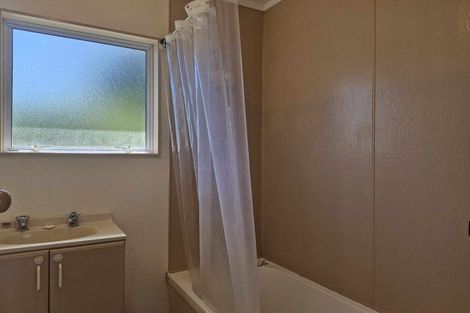 Photo of property in 12 Karaka Street, Merrilands, New Plymouth, 4312