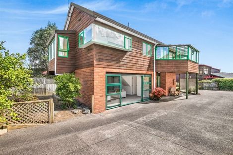 Photo of property in 2/44 Loloma Drive, Half Moon Bay, Auckland, 2012