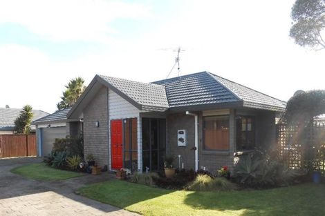 Photo of property in 35 Green Lane, Pukekohe, 2120