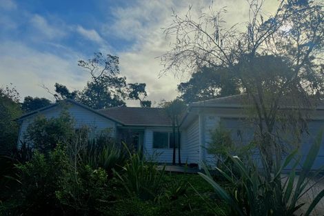 Photo of property in 98 Tiriwa Drive, Massey, Auckland, 0614