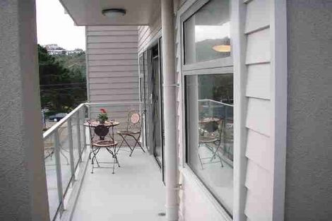 Photo of property in 52d Mandalay Terrace, Khandallah, Wellington, 6035