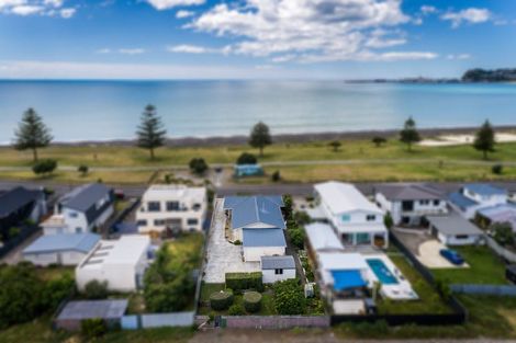 Photo of property in 18 The Esplanade, Westshore, Napier, 4110
