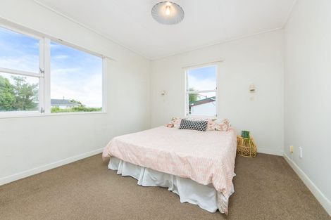 Photo of property in 6 Kia Ora Road, Beach Haven, Auckland, 0626