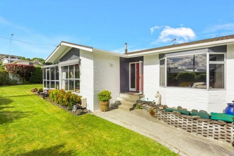 Photo of property in 4 Newcastle Road, Dinsdale, Hamilton, 3204