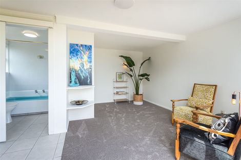 Photo of property in 6 Madeley Road, Mount Pleasant, Christchurch, 8081