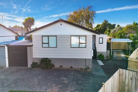 Photo of property in 2/7 Mon Desir Place, Manurewa, Auckland, 2102