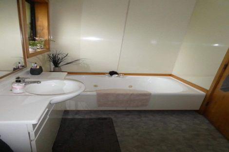 Photo of property in 22 Liverton Crescent, Bishopdale, Christchurch, 8053