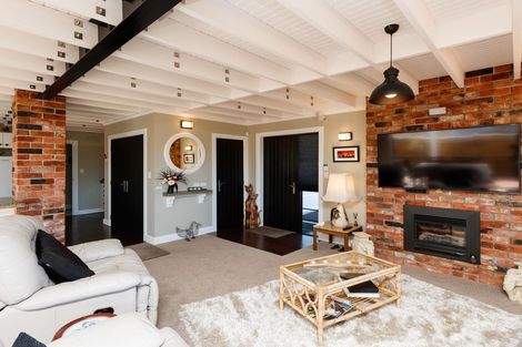 Photo of property in 5 Colombo Street, Hokowhitu, Palmerston North, 4410