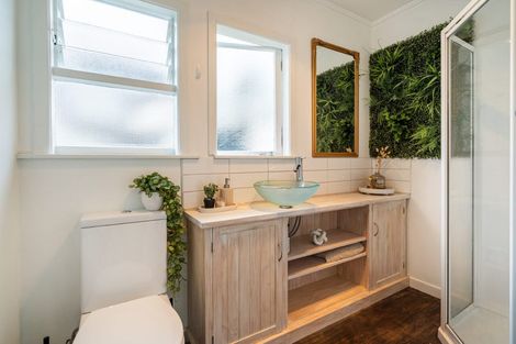 Photo of property in 19 Lanigan Street, Birkdale, Auckland, 0626