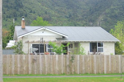 Photo of property in 6 Farmer Street, Te Aroha, 3320