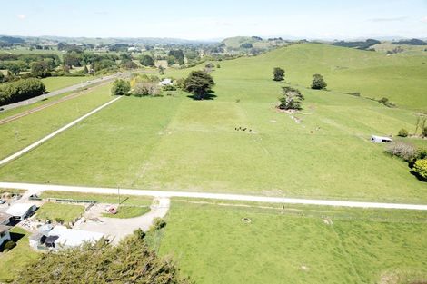 Photo of property in 21 Taylors Road, Mangatainoka, Woodville, 4999