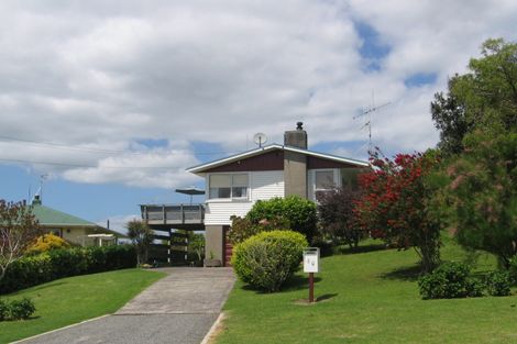 Photo of property in 60 The Crescent, Waihi Beach, 3611