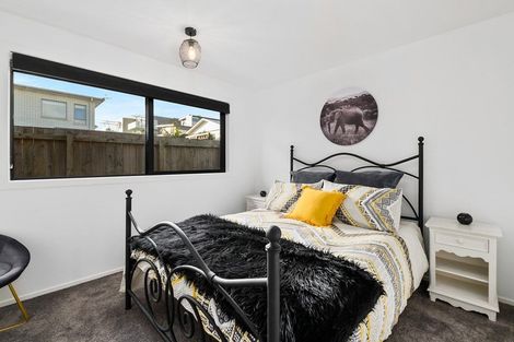 Photo of property in 14 Hamblyn Street, Strandon, New Plymouth, 4312