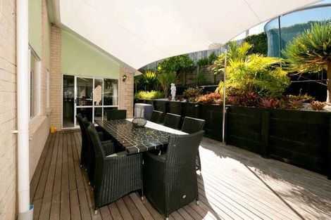 Photo of property in 31 Cricklade Terrace, Windsor Park, Auckland, 0632