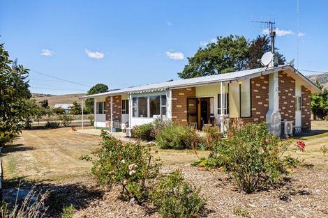 Photo of property in 6 Cambridge Road, Patearoa, 9398
