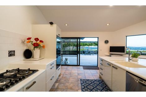 Photo of property in 2 Doves Bay Road, Kerikeri, 0294