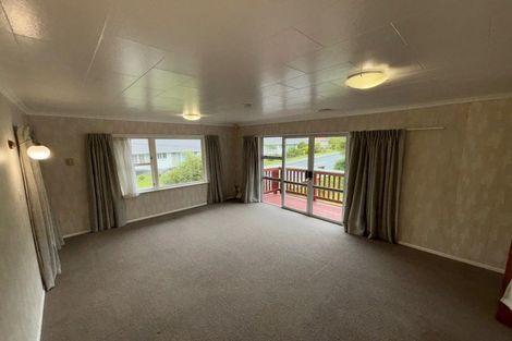 Photo of property in 2 Thurleigh Grove, Karori, Wellington, 6012