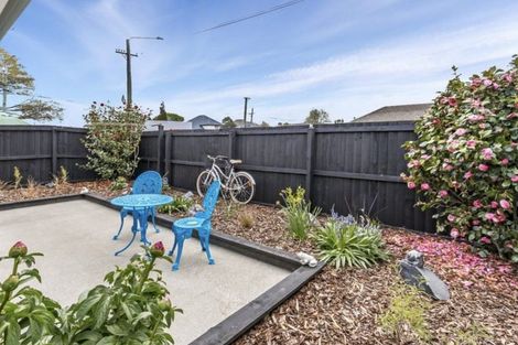 Photo of property in 2/24 Avonhead Road, Avonhead, Christchurch, 8042