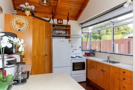 Photo of property in 2/2 Tiverton Crescent, Whalers Gate, New Plymouth, 4310