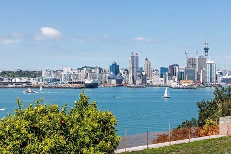 Photo of property in 61b Stanley Road, Stanley Point, Auckland, 0624