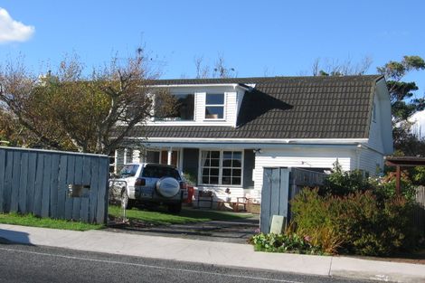Photo of property in 22 Churton Drive, Churton Park, Wellington, 6037