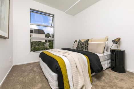Photo of property in 3/40 Scarlet Oak Drive, Schnapper Rock, Auckland, 0632