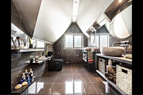 Photo of property in 147 Seatoun Heights Road, Miramar, Wellington, 6022